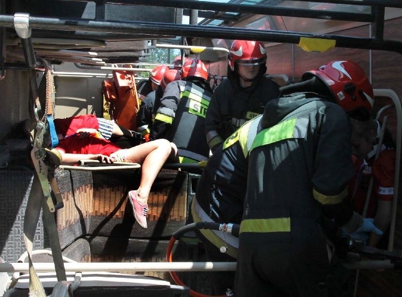 Ćwiczenia straży pożarnej w Skaryszewie. Wypadek autobusu