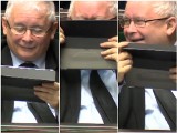 Jarosław Kaczyński śmieje się w Sejmie. Co tak rozbawiło prezesa PiS? (WIDEO)