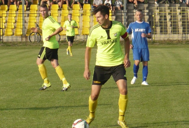 Maciej Witek, kapitan Czarnych, zagrał dobry mecz i miał duży udział w pokonaniu Neptuna. 