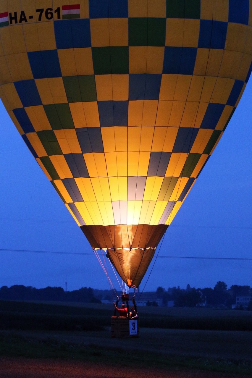 Zawody balonowe i nocne loty w Nałęczowie (ZDJĘCIA)