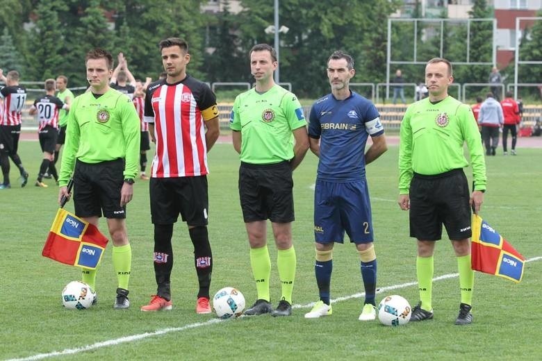 Derby Rzeszowa, mecz Stali Mielec z GKS-em Bełchatów, hokej,...