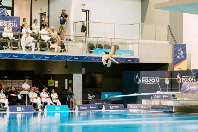 Skoczkowie do wody walczą o medale Igrzysk Europejskich podczas ostatniego dnia rywalizacji na rzeszowskiej pływalni.