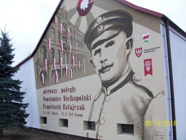 O setnej rocznicy wybuchu Powstania Wielkopolskiego pamiętają m.in. mieszkańcy Śniat. To tu 24 listopada 1887 roku urodził się Franciszek Ratajczak, pierwszy poległy powstaniec wielkopolski.