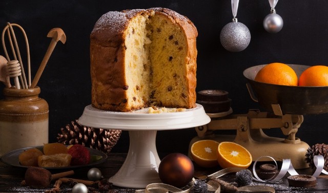 Na Półwyspie  Apenińskim na Boże Narodzenie przygotowuje się panettone – specjalne ciasto, którego niezbędnym składnikiem są bakalie.