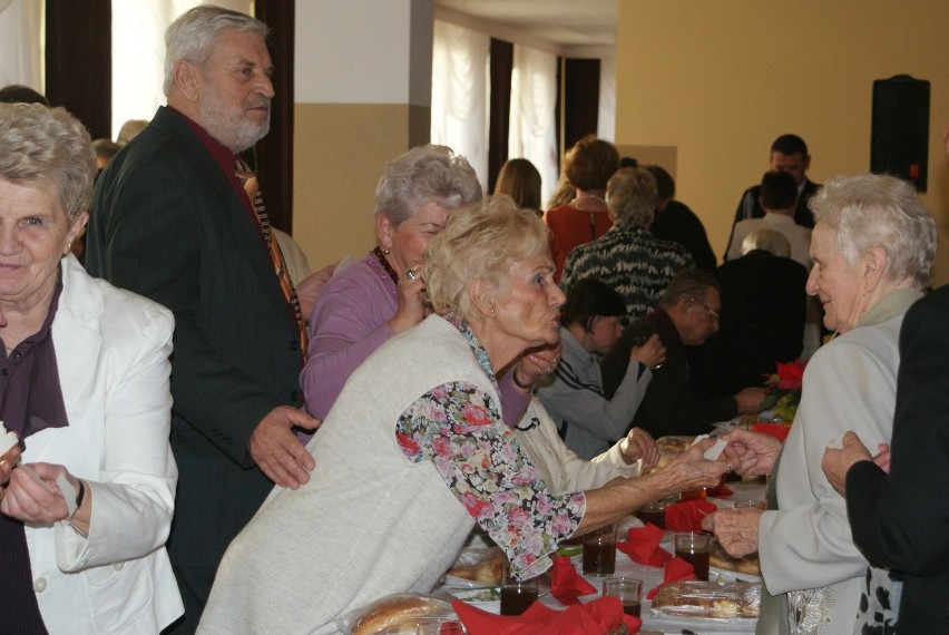 Wigilijne spotkanie mieszkańców Dąbrowy Górniczej w stołówce...