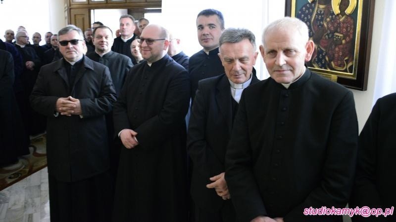 Biskup kielecki Jan Piotrowski mianował nowych kanoników. Ogłosił to w Wielki Czwartek po Mszy Krzyżma [ZDJĘCIA]