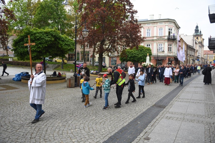 3 lata Męskiego Różańca w Przemyślu. Do miasta trafiła figura Matki Bożej z Fatimy oraz relikwie św. Franciszka i św. Hiacynty [ZDJĘCIA]