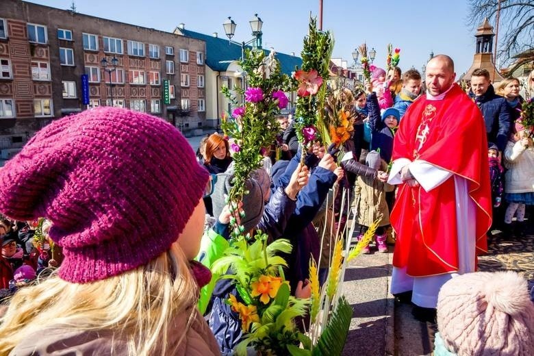 Białystok. Wierni kościoła katolickiego obchodzą dziś niedzielę palmową [ZDJĘCIA]