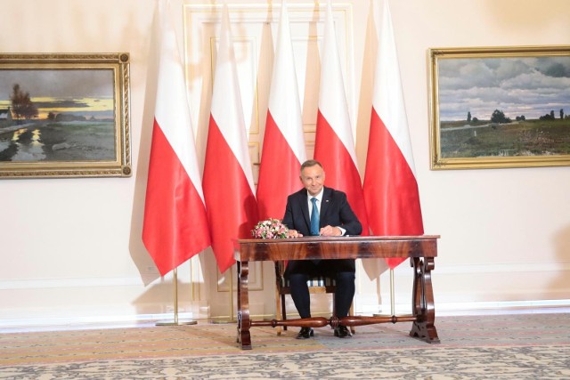Prezydent Andrzej Duda podpisał w poniedziałek ustawę o szczególnej opiece geriatrycznej.