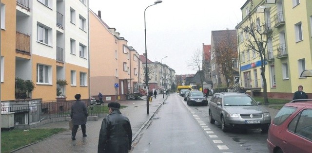 Przy ulicy Słowackiego latarnie nie świeciły. W dzień jest to oczywiste, ale po zmierzchu już nie.