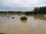 Alarmy powodziowe w Oświęcimiu i Kętach odwołane. Stan Soły nadal jednak wysoki. Trwa usuwanie szkód i liczenie strat [ZDJĘCIA]