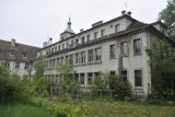 Opuszczony szpital rehabilitacyjny w Wielkopolsce. Nowy właściciel ma duże plany, ale wszystko zależy od rozwoju pandemii [ZDJĘCIA]