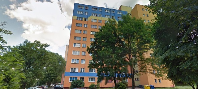 Do awantury rodzinnej doszło w jednym z mieszkań bloku przy ul. Władysława IV w Zielonej Górze. 18-latka chwyciła za nóż i zadała nim cios w brzuch swojemu 22-letniemu bratu.