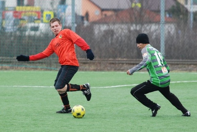 Arkadiusz Czarnecki z Ruchu Wysokie Mazowieckie zagrał w barwach KSZO Ostrowiec.