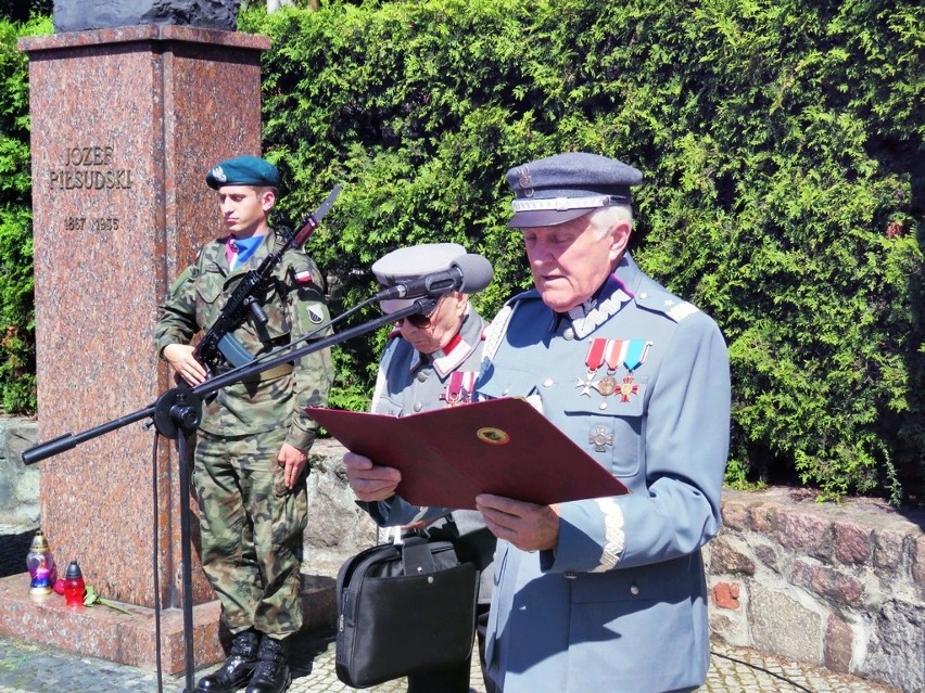 Święto Wojska Polskiego w Szczecinie. Spotkanie przy pomniku Marszałka [ZDJĘCIA]