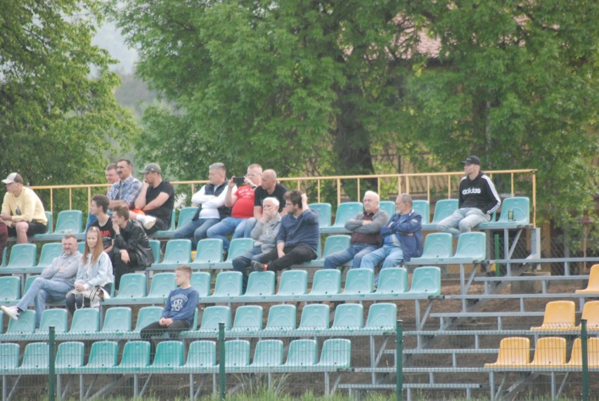 Hummel 4. Liga. GKS Rudki wygrał z Granatem Skarżysko-Kamienna po golu Piotra Jedlikowskiego. Zobacz zdjęcia i skrót meczu