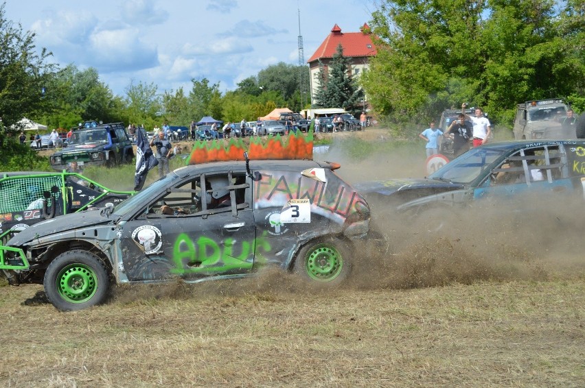 Wraki ścigały się w tumanach kurzu [FOTO]