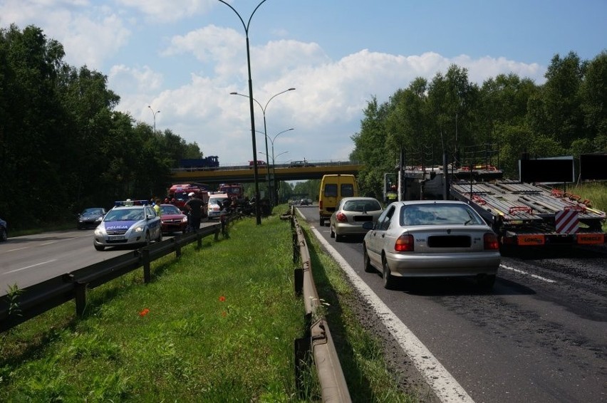 Wypadek w Tychach. Nie żyje 78-letni mężczyzna