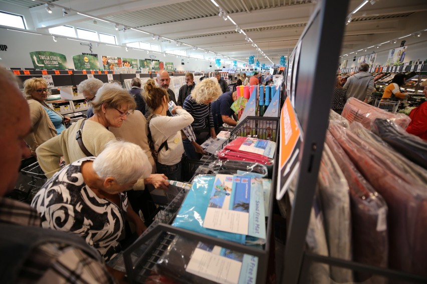 Naszą strategią jest budowa sklepów w najlepszych możliwych...