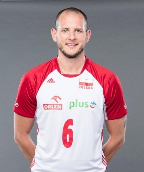 BARTOSZ KUREK...