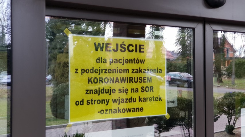 Taka informacja zawisła na drzwiach szpitala w Strzelcach...