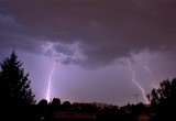 Gdzie jest burza, czyli ostrzeżenia pogodowe dla Małopolski. W których rejonach możliwe burze i jak się przed nimi chronić? 26.05.2021