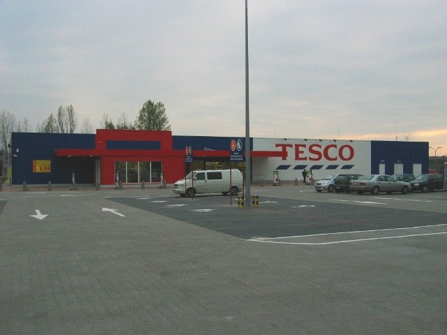 Wiosną 2010 roku ruszy w Łapach supermarket Tesco. Od dzisiaj do piątku trwa rekrutacja pracowników. Zatrudnienie znajdzie tu 80 osób.