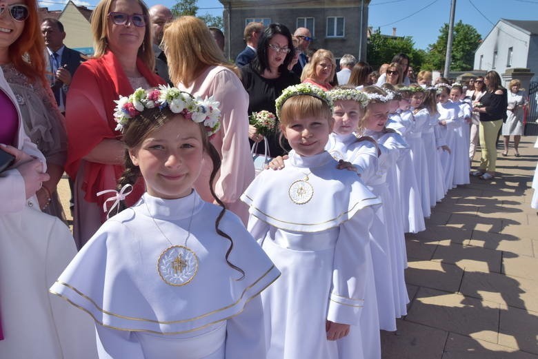 Sukienka komunijna czy alba? Komunia Święta 2019 zbliża się wielkimi  krokami. Sukienka czy alba? Plusy i minusy | Dziennik Łódzki