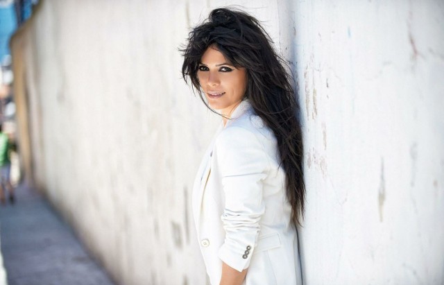 Yasmin Levy to fenomenalna izraelska wokalistka i autorka tekstów, wykonującą muzykę sefardyjską