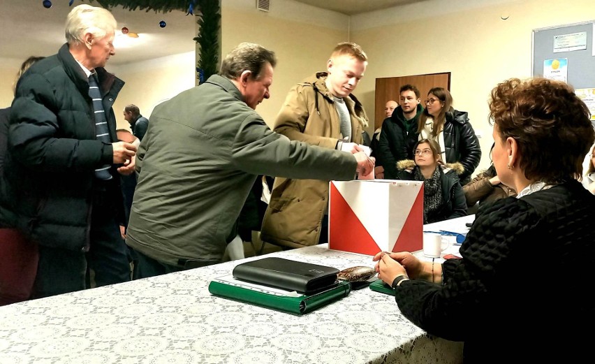 Wybory sołeckie w gminie Lelis. Mieszkańcy poszczególnych sołectw wybierają nowych sołtysów i członków rad sołeckich