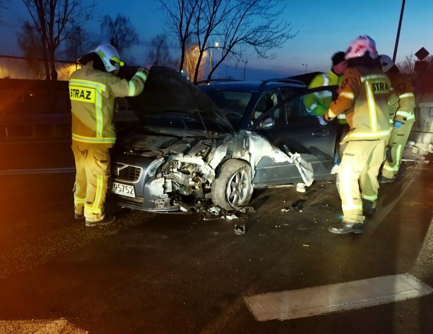 Wypadek przy autostradzie A4, na węźle Kostomłoty 28.02.2023