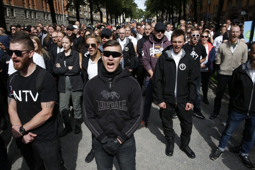 Marsz neonazistów w Szwecji. Policja uniemożliwiła starcie Nordyckiego Ruchu Oporu z kontrmanifestantami