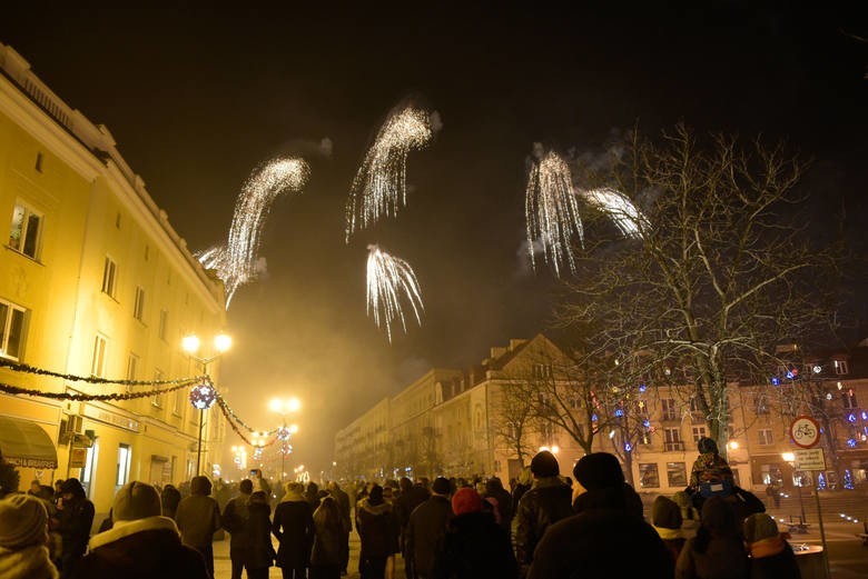 Życzenia noworoczne 2022. Śmieszne wierszyki i smsy na Nowy...