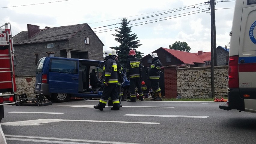 Wypadek na DK78 w Pradłach. 5 osób poszkodowanych, w tym 2...