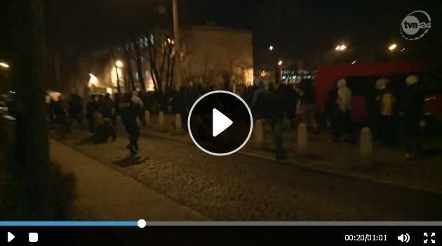 200 kibiców starło się w rocznicę pacyfikacji kopalni Wujek. Policja sprawdza nagrania [WIDEO]