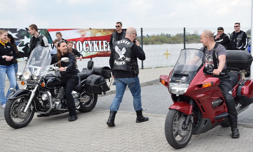 Eliminacje konkursu na najwolniejszą jazdę motocyklem