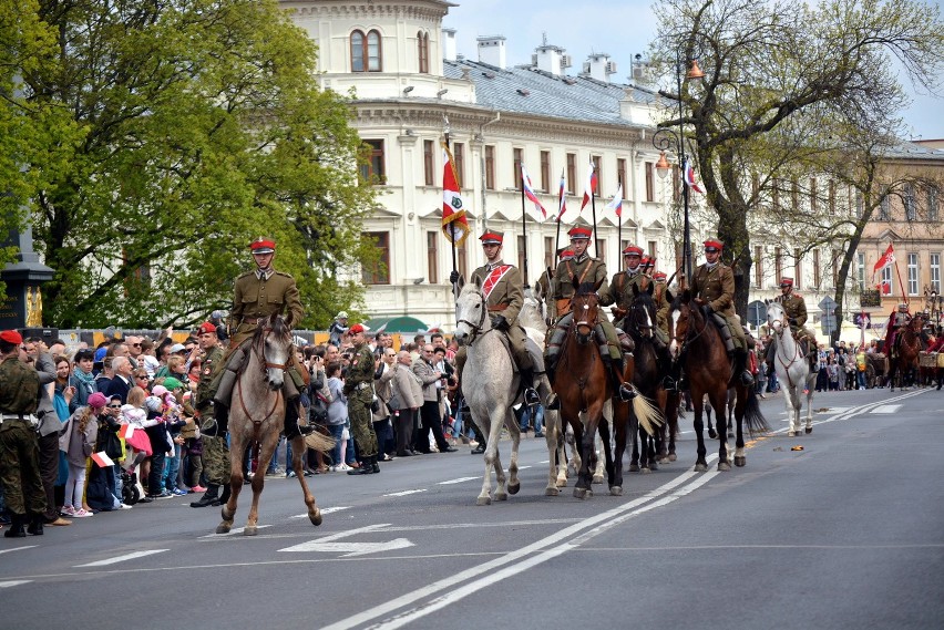 Plac Litewski: Tłumy lublinian uczciły Święto Konstytucji 3 Maja [DUŻO ZDJĘĆ I WIDEO]