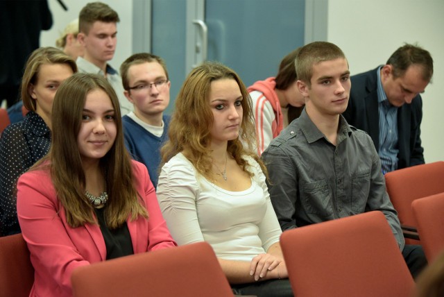 Weronika Skoczko (z lewej), Anna Leśniewska i Krzysztof Roszkowski, uczniowie z VIII LO brali udział w projekcie IPN