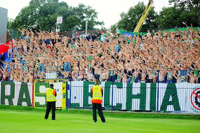 Kibice Lechii byli ostatnio w Szczecinie, teraz nowy stadion w Gdańsku odwiedzą "Portowcy"