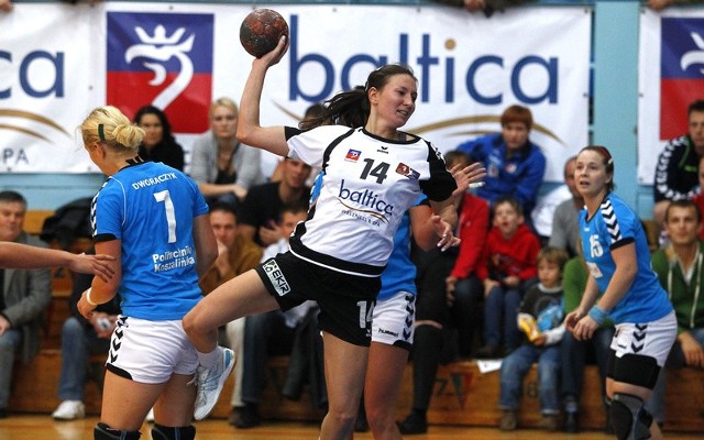 Anna Rostankowska (z piłką) odchodzi z Pogoni wraz z końcem sezonu.