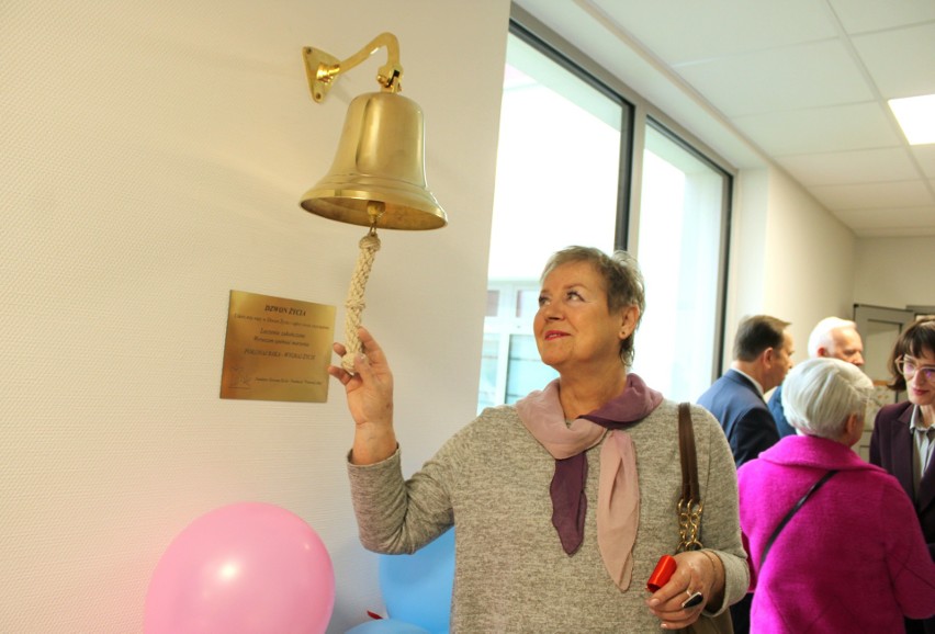 Dzwon życia wisi w szpitalu wojewódzkim w Tarnobrzegu. Kiedy bije oznacza, że pacjent pokonał raka. Zobacz zdjęcia i wideo