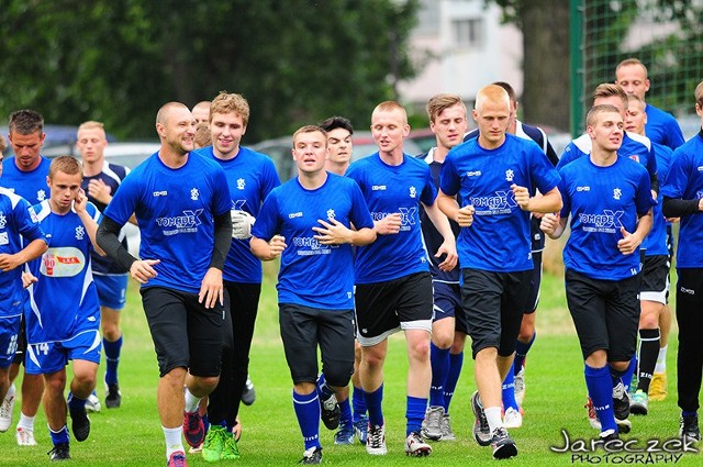 Podopieczni Wojciecha Robaszka mają za sobą pierwszy trening po ponad dwutygodniowych urlopach. Na okres przygotowawczy, poza zajęciami, zaplanowano także siedem sparingów.