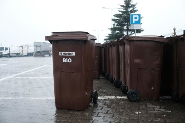 Jak segregować odpady BIO w Poznaniu i powiecie poznańskim? Co można wrzucać do brązowego pojemnika na bioodpady? Zasady segregacji mogą się różnić od miejsca naszego zamieszkania.