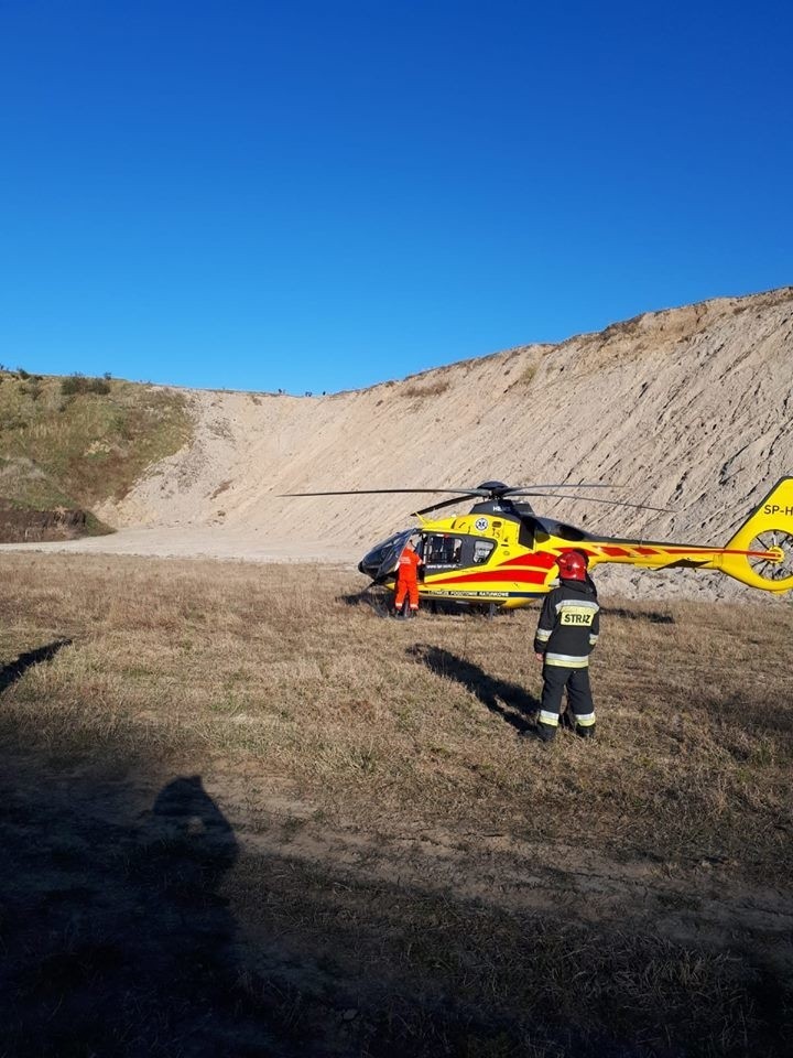 Groźny wypadek w żwirowni w Smolnie. 15-latek przysypany żwirem! Ratownikom udało się przywrócić funkcje życiowe [18.04.2019]