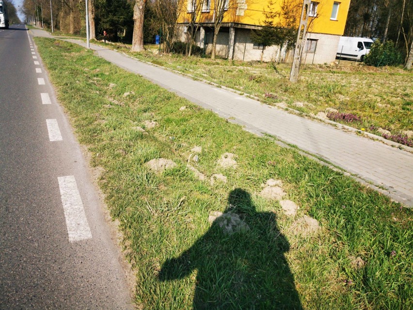 Wypadek w Brojcach. Motocyklista uderzył w ciągnik. Gdy go wyprzedzał, traktor zaczął skręcać