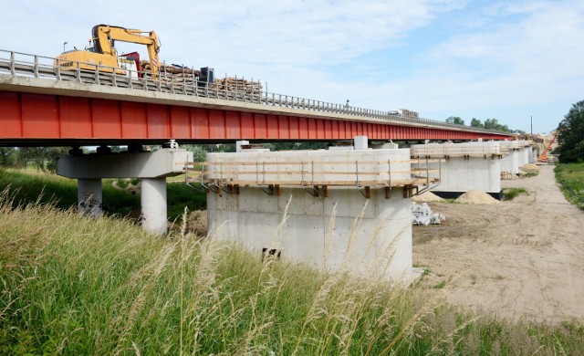 Budowa mostu na drodze S3.