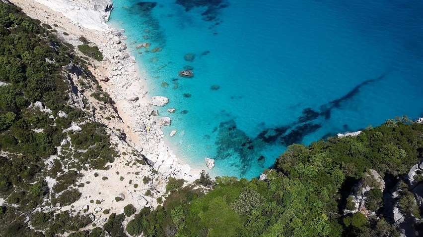Cala Goloritze to jedna z najpiękniejszych włoskich plaż.