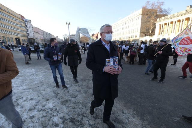 Prezydent Jacek Jaśkowiak regularnie uczestniczy w akcjach na rzecz Wielkiej Orkiestry Świątecznej Pomocy