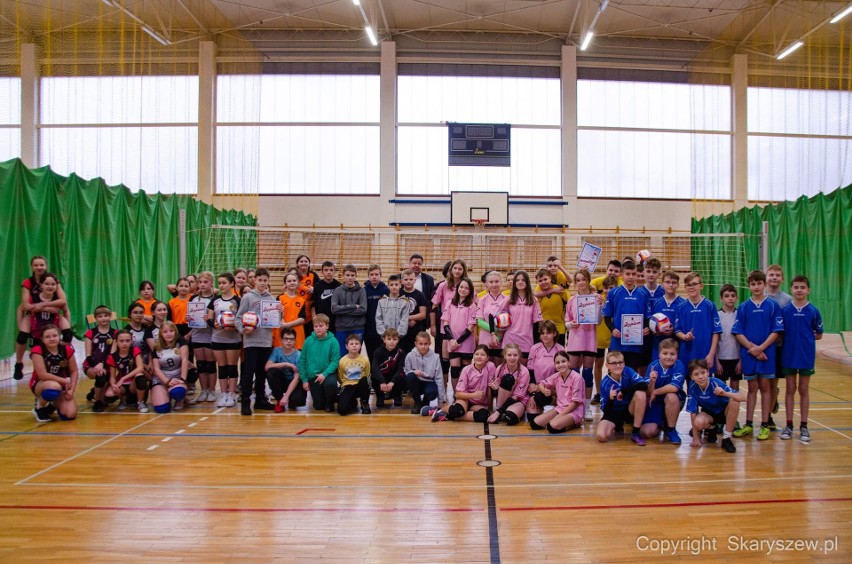 Młodzi siatkarze rozegrali w Skaryszewie Międzygminny Turniej w Mini Siatkówce