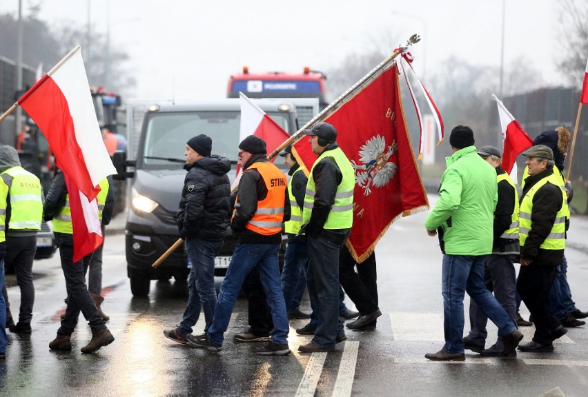 Blokada drogi w Przygłowie na drodze krajowej nr 12 Piotrków...